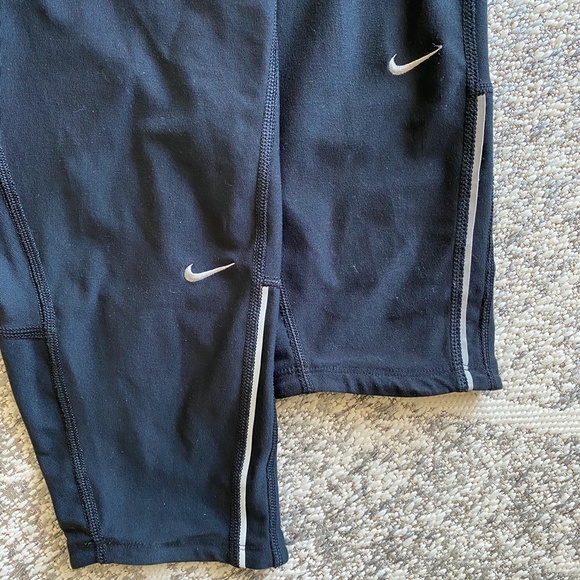 NIKE Women’s Filament Running Capri/Tights - Picture 4 of 7